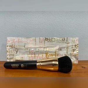 BELLE BEAUTY By Kim Gravel NEW Powder Brush New in Package Never Used
